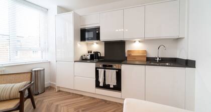 Bright Apartment in Chester's Heart