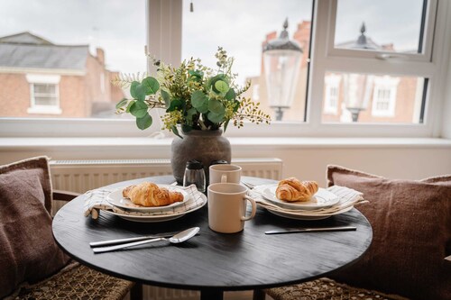 Modern Chester Flat in City Centre