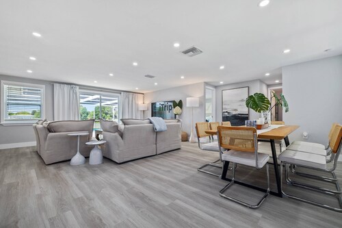 Luxury 3BR Home w/ Heated Pool, Outdoor TV, Bikes & BBQ – Perfect for Families with Modern Kitchen!