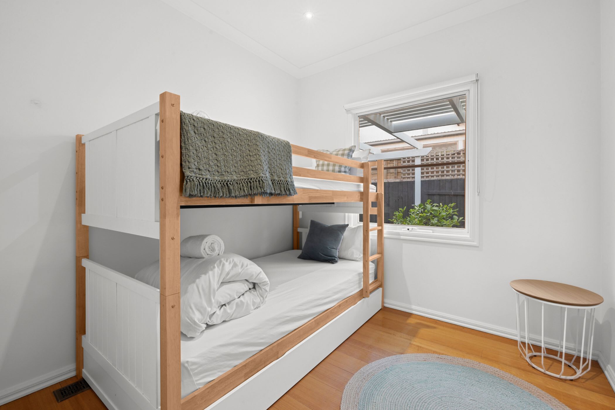 3 Schlafzimmer, Schreibtisch, Bügeleisen/Bügelbrett, WLAN