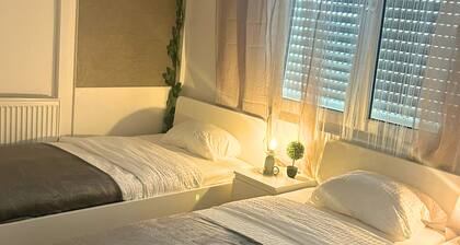 Stadtnahe Wohnung mit Küche - Ideal für Familien, Singles und Geschäftsreisende!