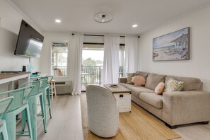 TV - Pool Access! Oceanfront Hilton Head Island Condo (Hilton Head Island)