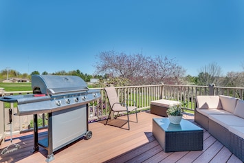 Prairie du Chien Vacation Rental | 3BR | 2BA | 1,600 Sq Ft | Steps Required