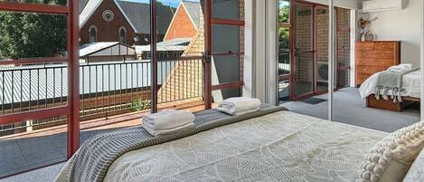 2 多间卧室、熨斗/熨衣板、旅行婴儿床、WiFi