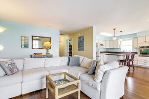 TV - Near Beaches & Shops: Canal-Front Selbyville Home (Selbyville)
