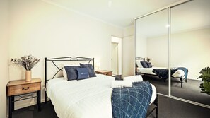 2 bedrooms, iron/ironing board, free WiFi, bed sheets