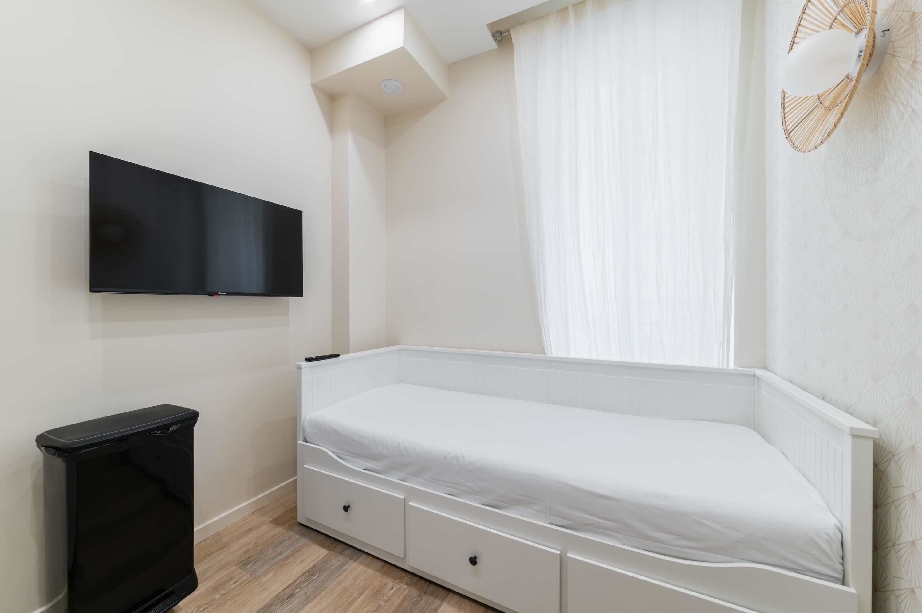 1 chambre, fer et planche à repasser, Wi-Fi, literie fournie