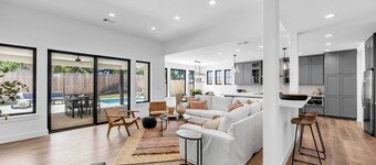 Butterfly:  Luxury w/pool, boat slip, sports court