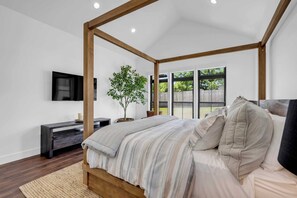 4 quartos, escrivaninha, Wi-Fi, roupa de cama