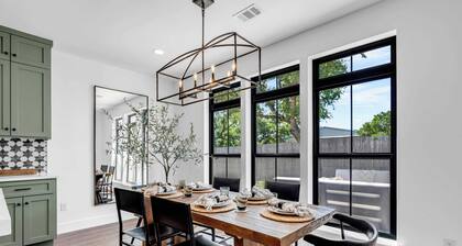 Ladybug: Luxury w/pool, boat slip, sports court