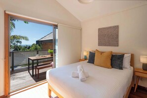 2 bedrooms, iron/ironing board, WiFi - The Surf Pad - Oceanstays - Pet Friendly (Angourie)