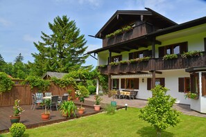 Exterior - III Ferienwohnung 50 qm mit Einem Separaten Schlafzimmer, Wohnküche, Süd/westbalkon (Aschau im Chiemgau)