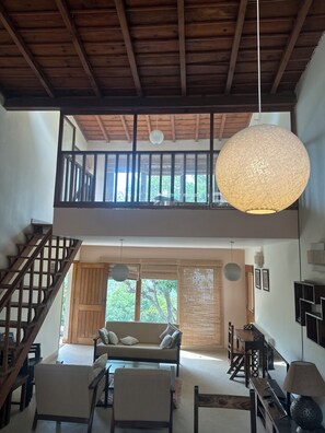 Télévision à écran plat