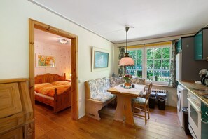 1 bedroom, iron/ironing board, free WiFi, bed sheets - Holiday Home 'Im Grünen Winkel' with Shared Terrace, Shared Garden and Wi-Fi (Brüggen)