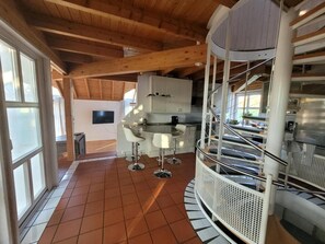 Interior - Holiday Home 'Lichtdurchflutetes Architektenhaus' with Mountain View, Terrace and Wi-Fi (Balingen)