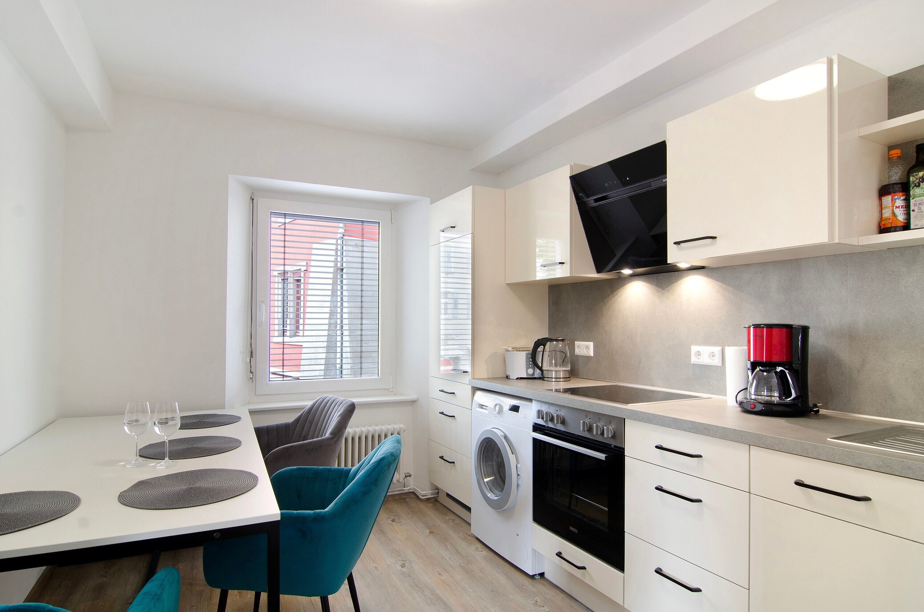 Réfrigérateur, four, plaque de cuisson, lave-vaisselle