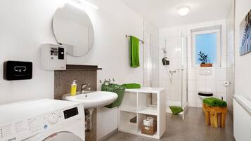 Doccia, asciugacapelli, asciugamani