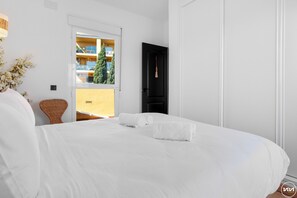 2 bedrooms, in-room safe, iron/ironing board, WiFi (free)
