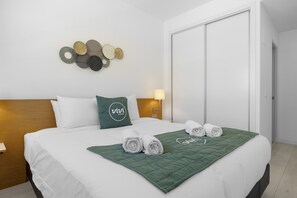 3 bedrooms, in-room safe, iron/ironing board, free WiFi