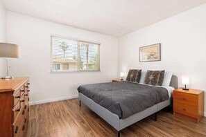 2 slaapkamers, een strijkplank/strijkijzer, wifi, beddengoed