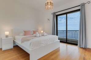 4 chambres, fer et planche à repasser, lit parapluie, Wi-Fi gratuit