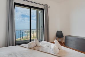 4 makuuhuonetta, silitysrauta/-lauta, vauvan matkasänky, ilmainen Wi-Fi