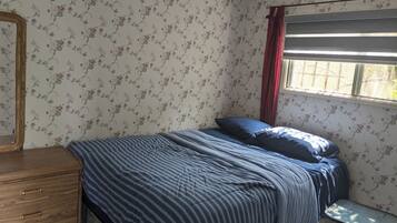 1 bedroom, WiFi, bed sheets