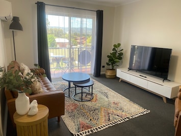 Lounge & TV room