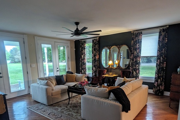 Smart TV, fireplace, offices