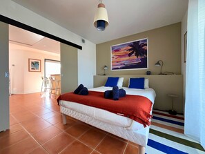 2 bedrooms, desk, iron/ironing board, WiFi