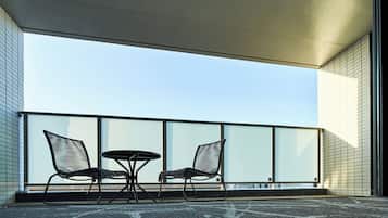 Deluxe Apartment, Non Smoking (No Car Rental) | Balcony
