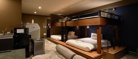 Lägenhet Deluxe - icke-rökare (No Car Rental) | 1 sovrum, värdeförvaringsskåp på rummet och mörkläggningsgardiner