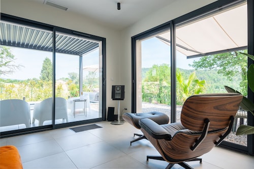 Villa Port des Vins – Villa de luxe à Salernes avec piscine chauffée