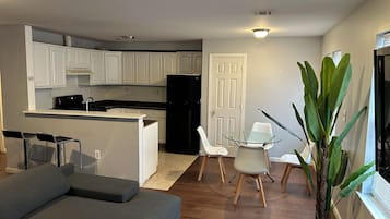 Smart-tv, videospil, bøger, videobibliotek