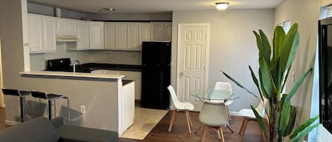 TV connectée, jeux vidéo, livres, vidéothèque