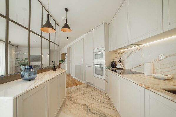 Fridge, microwave, oven, dishwasher