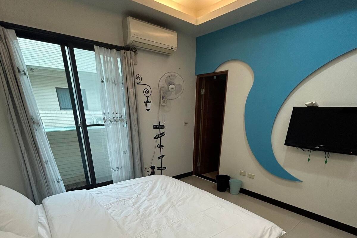 Economy Double or Twin Room, Mountain View | Free WiFi