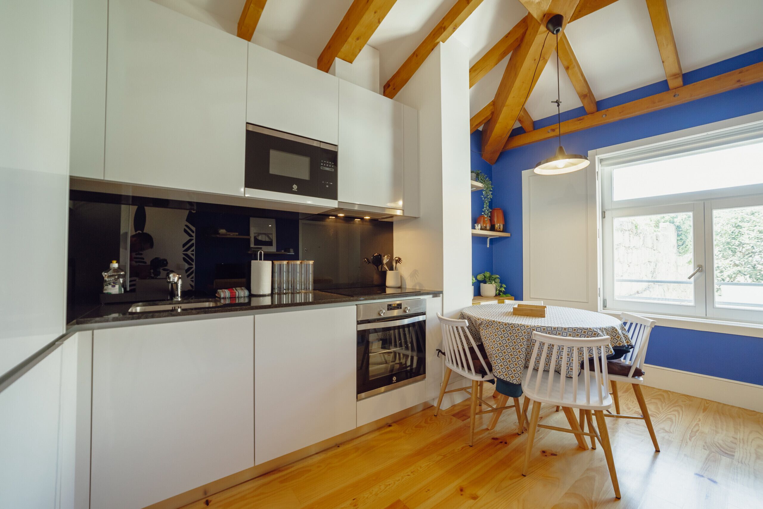 Fridge, microwave, dishwasher, coffee/tea maker