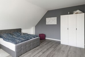 1 chambre, lit parapluie, Wi-Fi, draps fournis