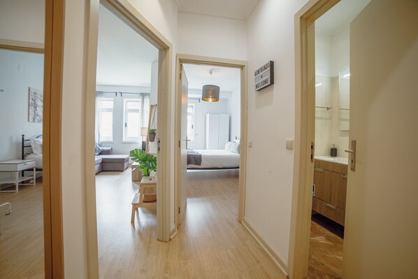 Iron/ironing board, free WiFi, bed sheets - ALEGRIA CITY CENTER with ELEVATOR by VACATIONY (Oporto)