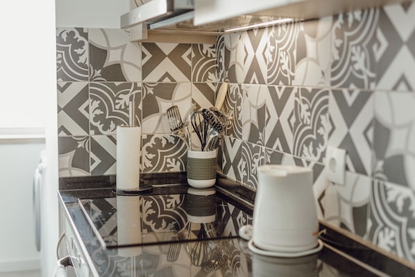 Fridge, microwave, oven, dishwasher