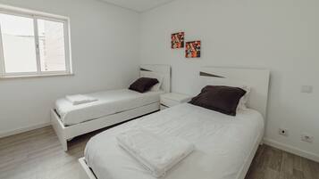 3 chambres, fer et planche à repasser, Wi-Fi gratuit, draps fournis