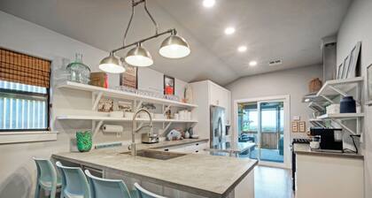 Simpatico by AvantStay | Pool, Near Birding Center