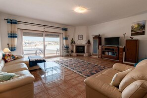 Téléviseur connecté, foyer