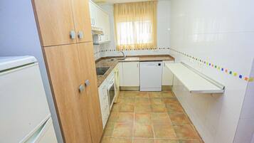 Réfrigérateur, micro-ondes, four, lave-vaisselle