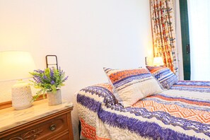 2 bedrooms, bed sheets
