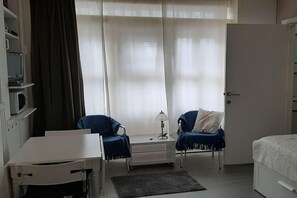 2 bedrooms, desk, iron/ironing board, travel cot - Florivan Comfortable holiday residence (Oostende)