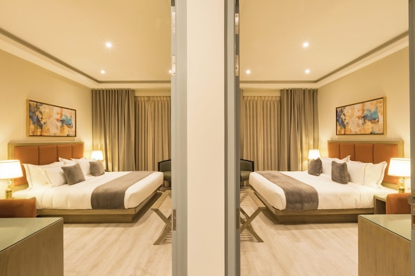 Suite | In-room safe, individually furnished, desk, laptop workspace