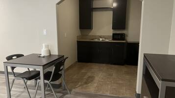 Suíte estúdio conforto | Cozinha privada | Frigobar, micro-ondas