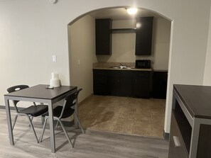 جناح إستديو مريح | مطبخ خاص | ثلاجة صغيرة، ميكروويف